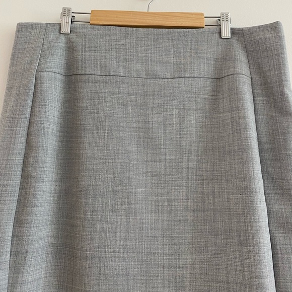 NWT Le Chateau Light Grey Pencil Skirt, Size 18 - Picture 2 of 9